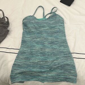Lulu lemon tank w built in bra
